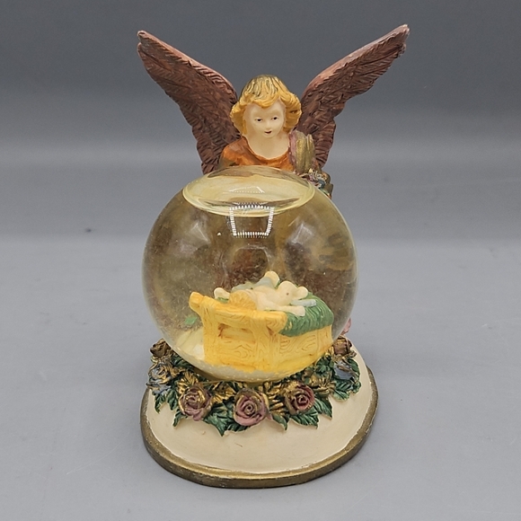 House of Lloyd Christmas Around the World Our Savior is Born Snow Globe - Picture 2 of 12